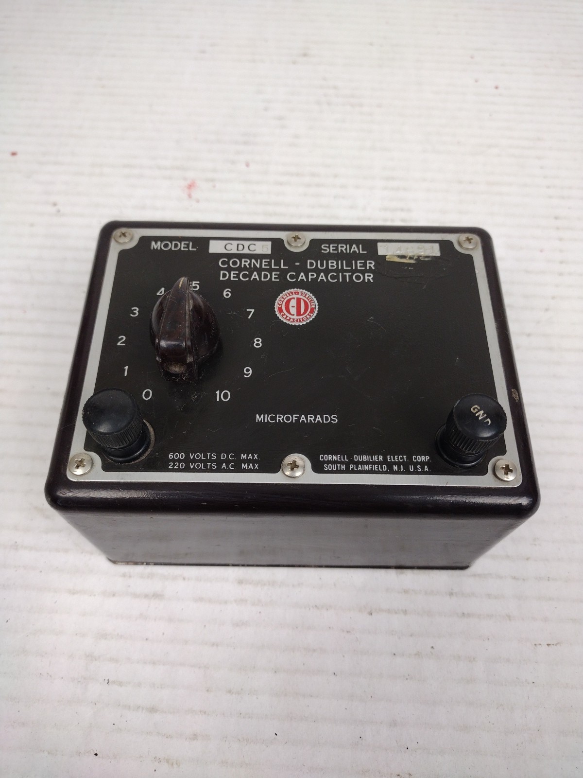 Vintage CDC Cornell Dubilier Decade Capacitor Electronics CDC-5 Untested