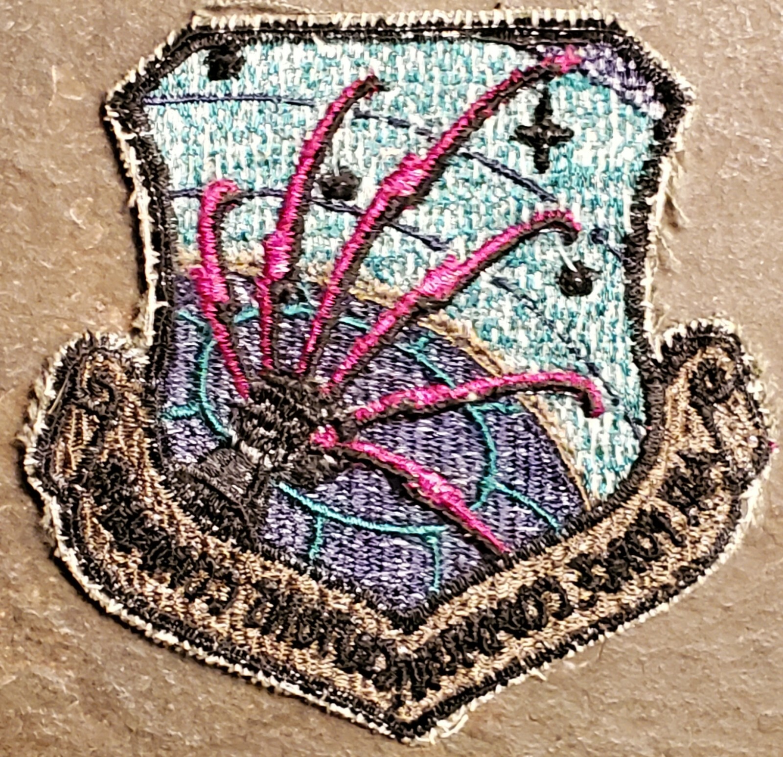 USAF COMMUNICATIONS COMMAND PATCH - SUBDUED: SCOTT AFB, IL: MILITARY VINTAGE