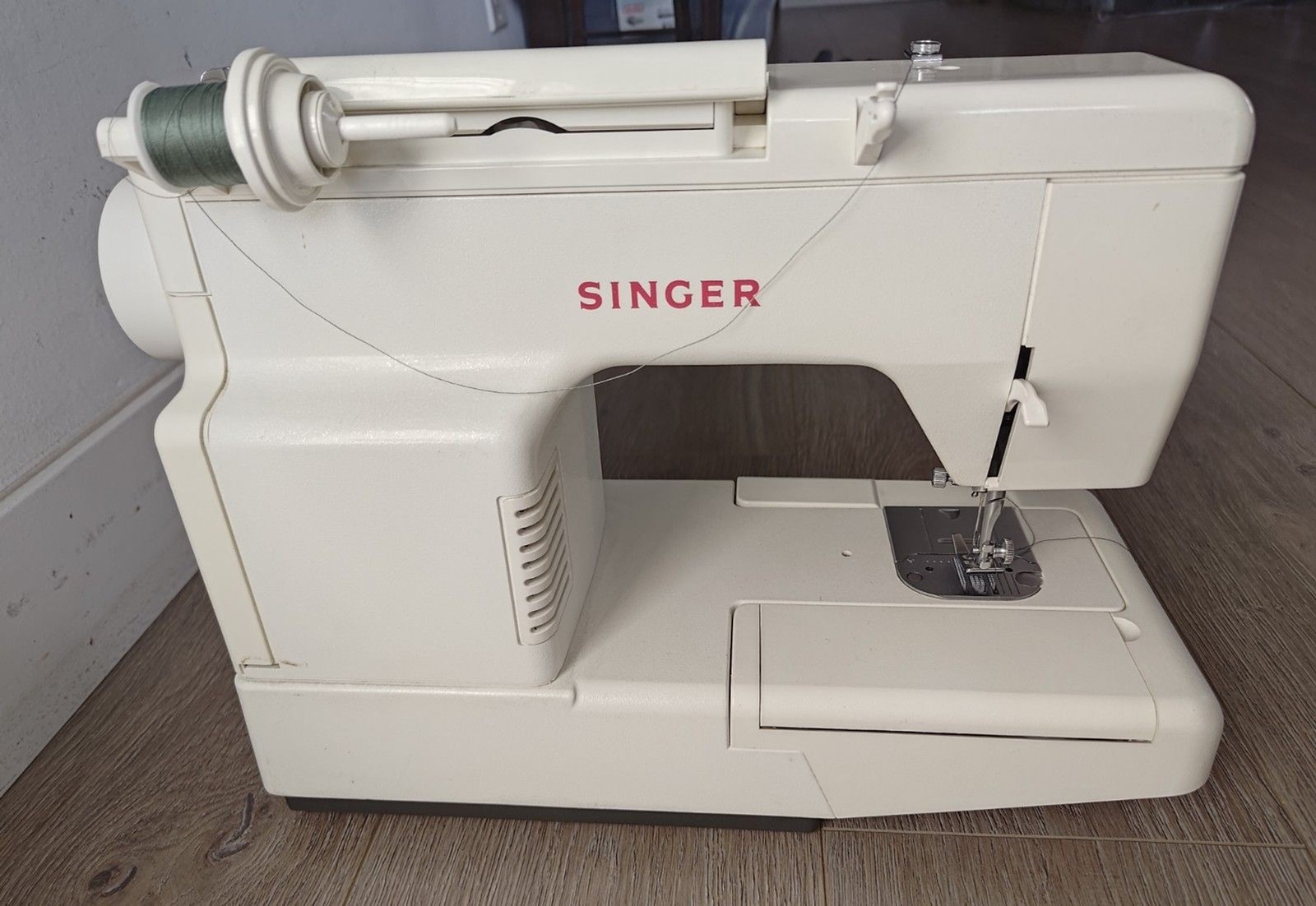 Singer 5050 Sewing Machine 50 Stitch Functions