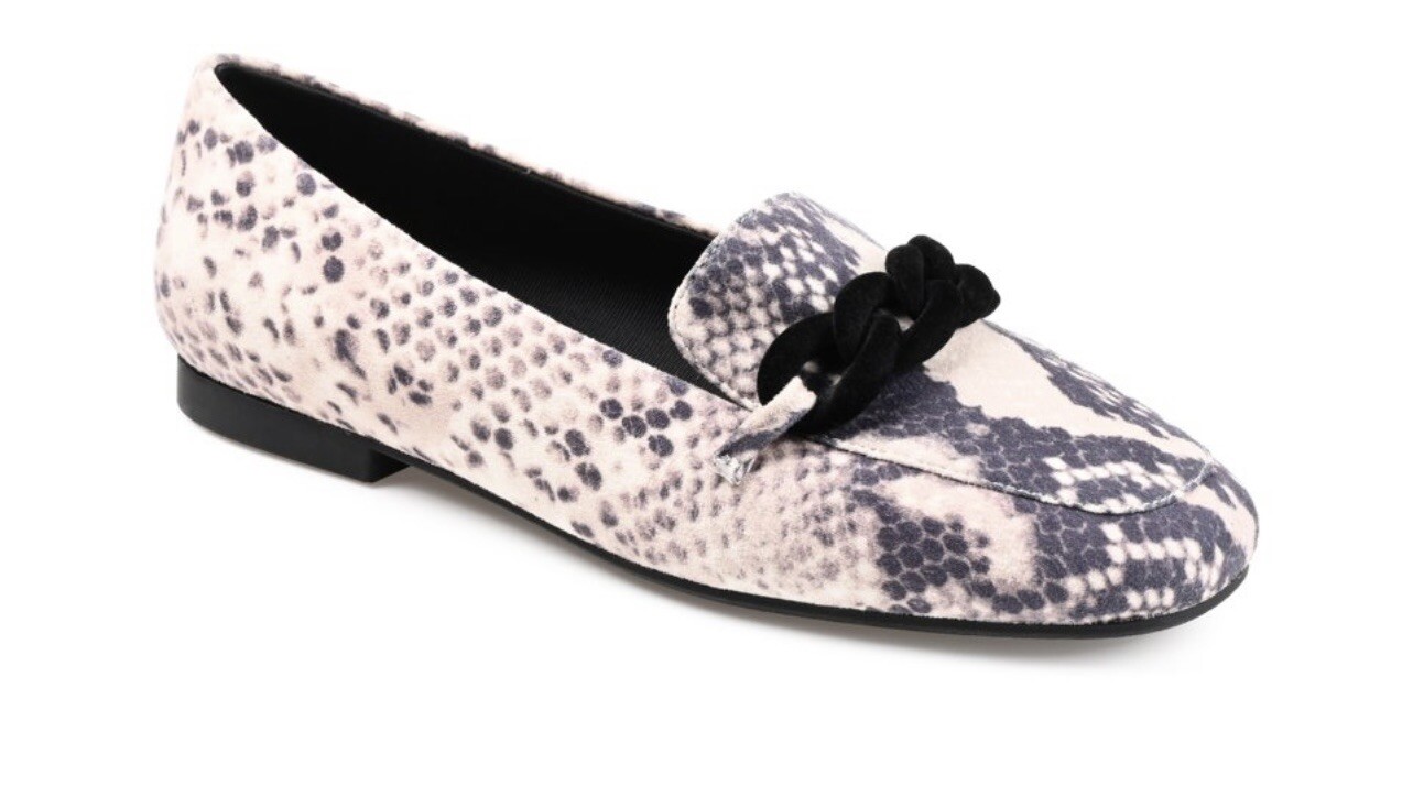 Journey + Crew Women’s 8  Slip On Flat Shoes Loafers Animal Print Comfort