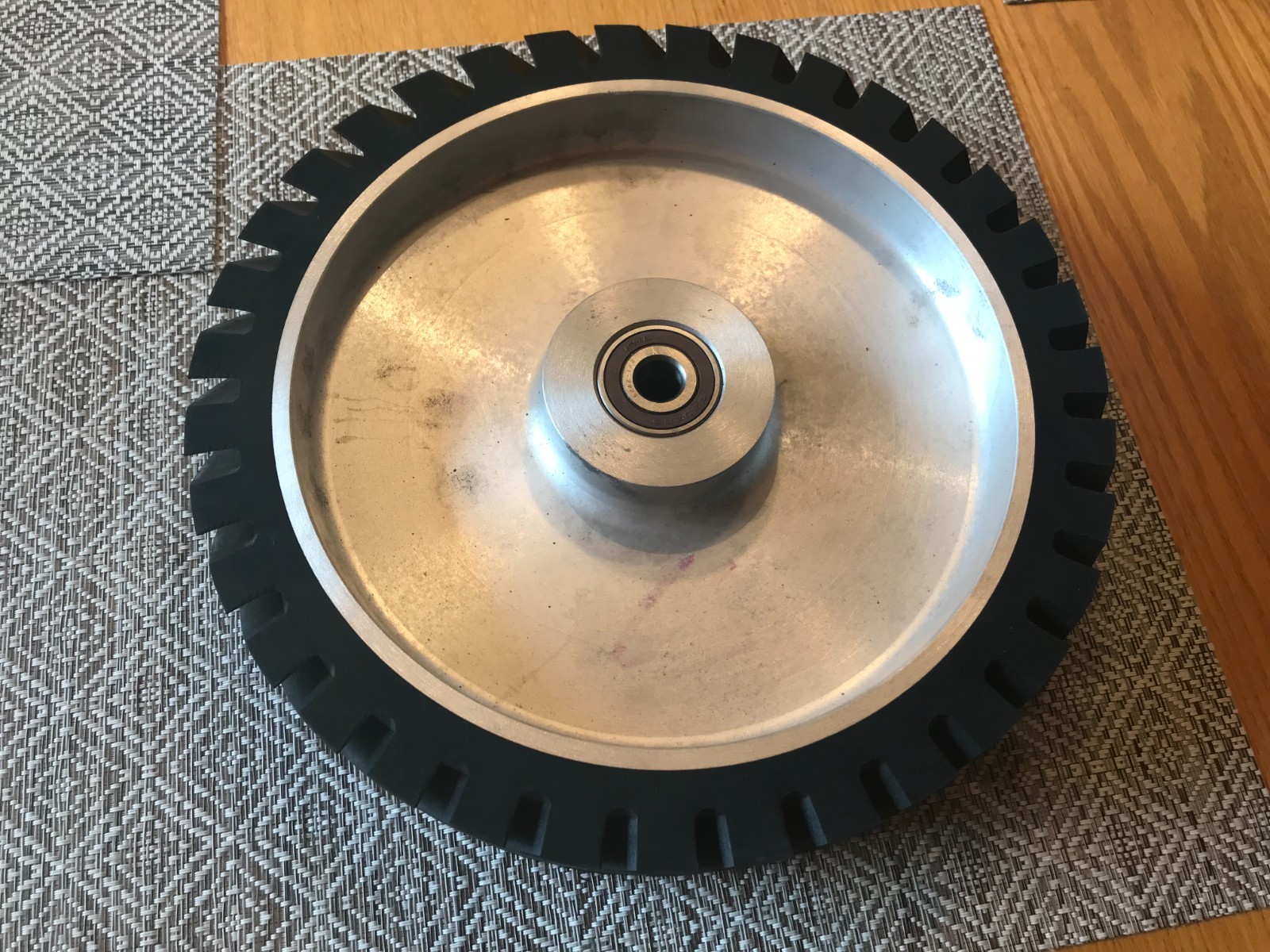 10" Serrated Rubber Belt Grinder Contact Wheel, 1/2" inch bore