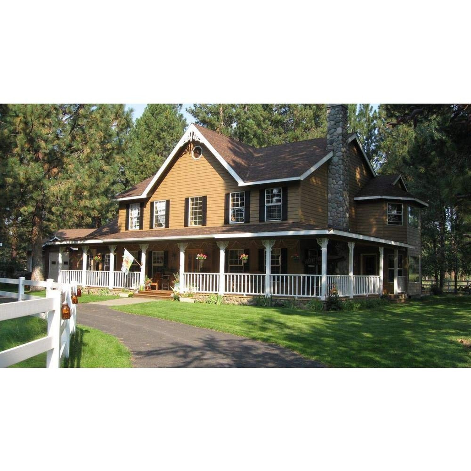 Ekena Millwork Lifetime Vinyl LL1S14X08000RD Standard Cathedral Top Center Mu...