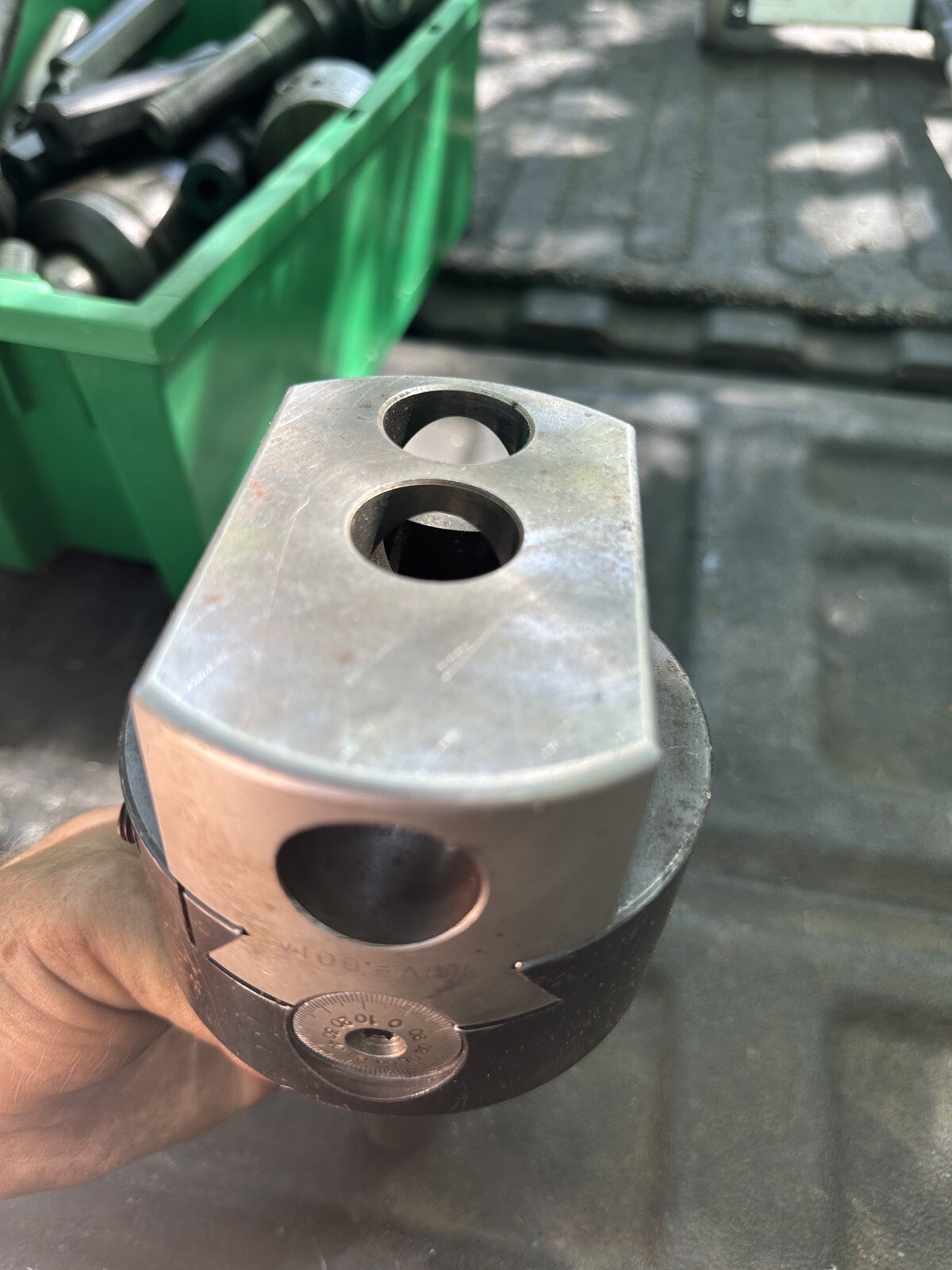 Yuasa 4” Adjustable Offset Boring Head 515-204 R8 Shank Bridgeport Milling Mach
