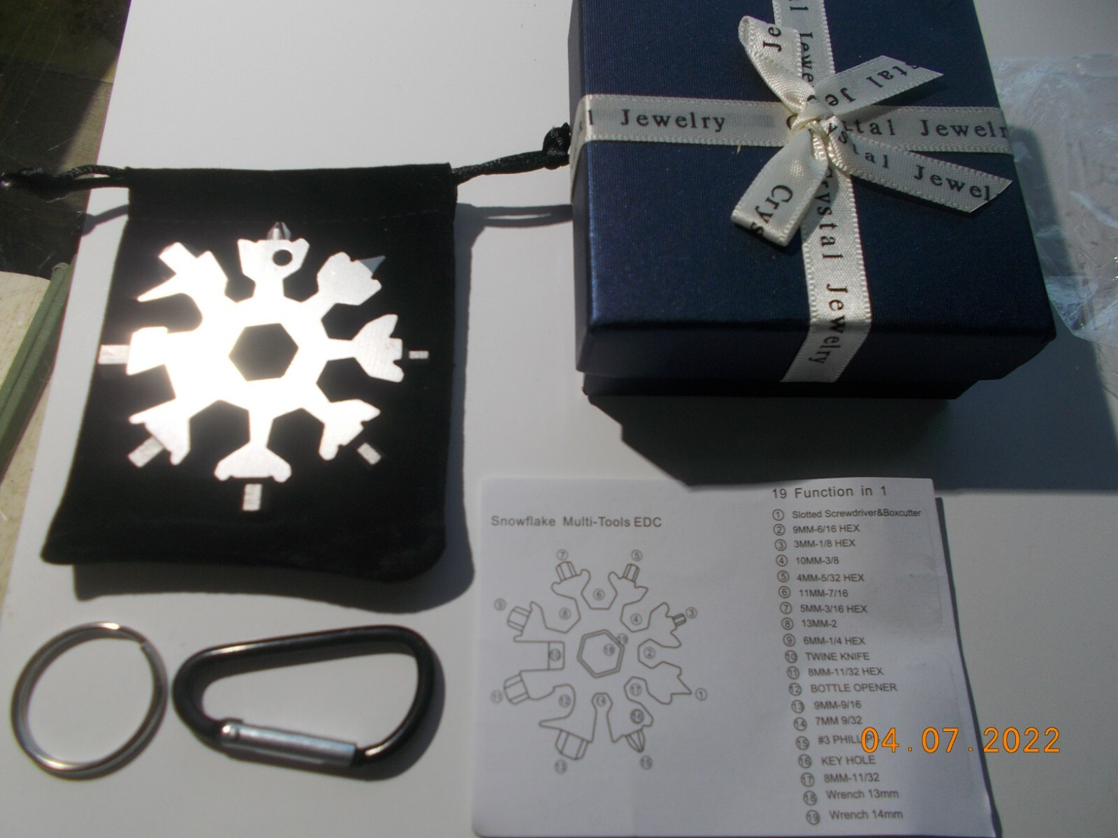 New Keyring EDC Snowflake 19-in-1 Multitool w/Description, Pouch, Box, Carabiner