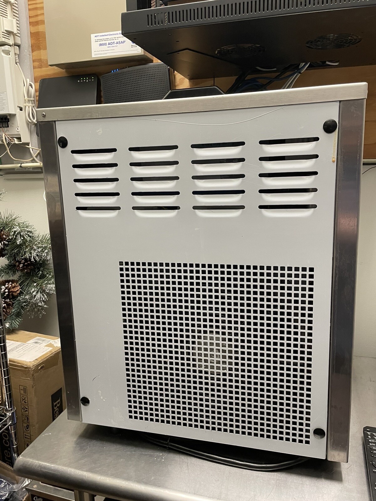 Spaceman 6220 Soft Serve Ice Cream Machine - 110V