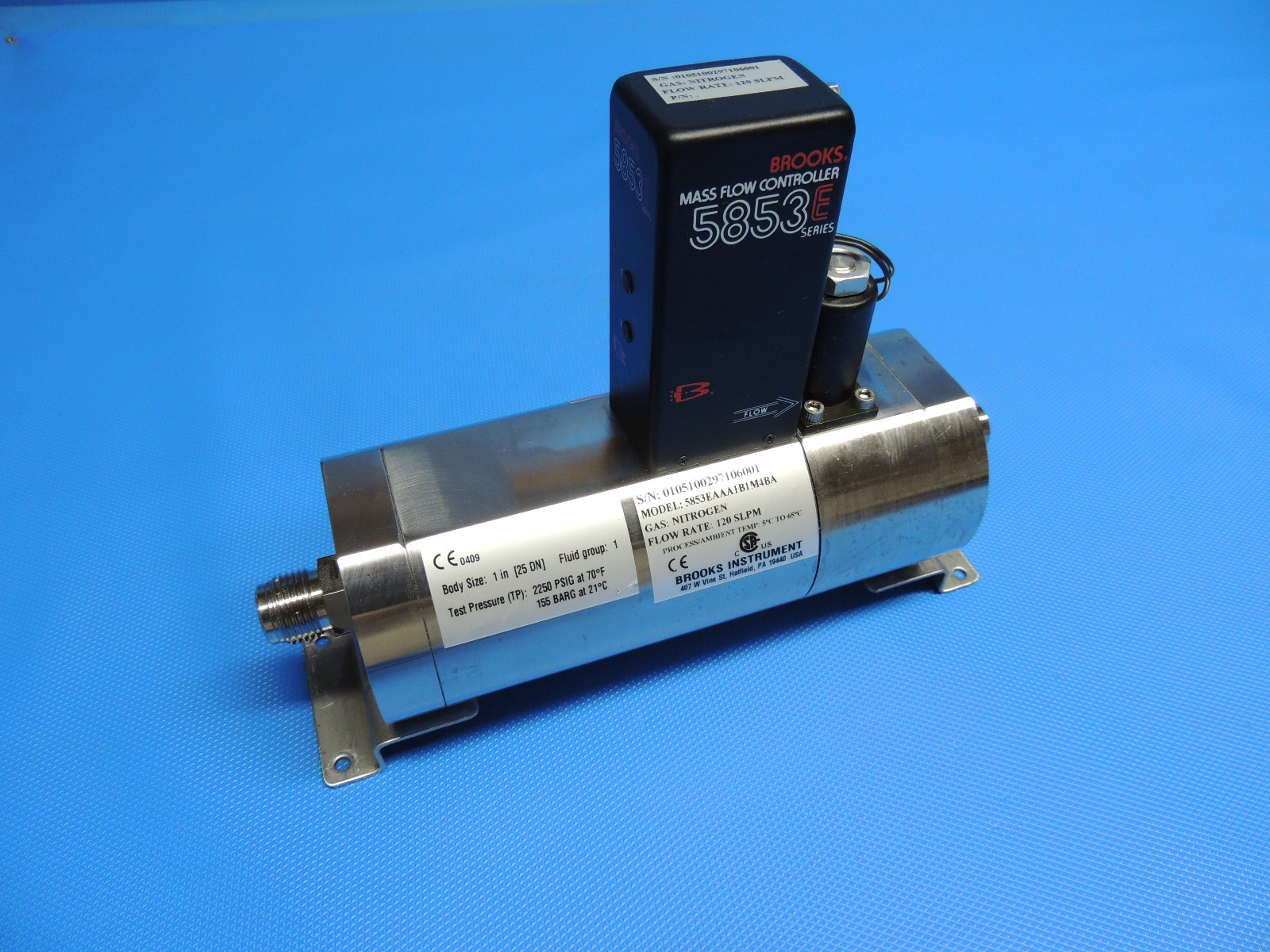 Brooks 5853 E 5853EAAA1B1M4BA Mass Flow Controller Nitrogen 120 incl. invoice