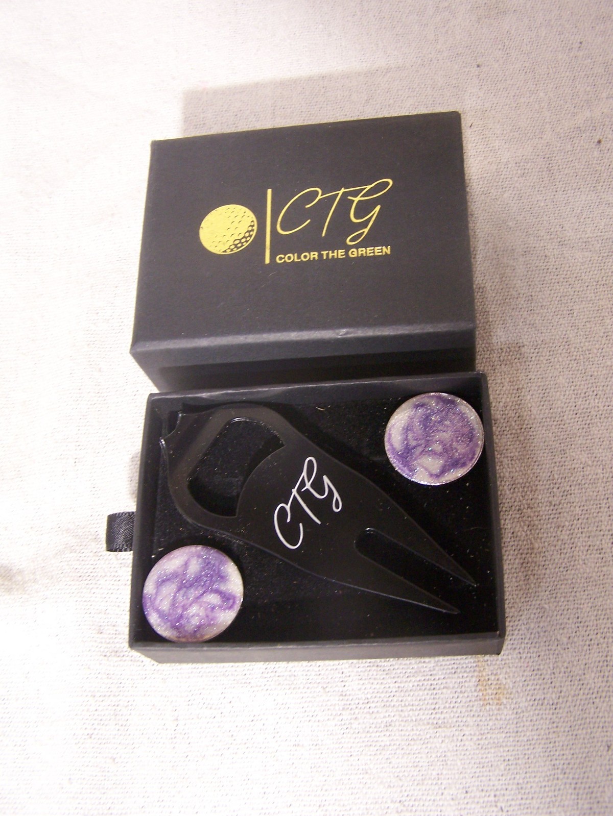 hand decorated Divot Tool with 1" Golf Ball Marker white and purple CTG