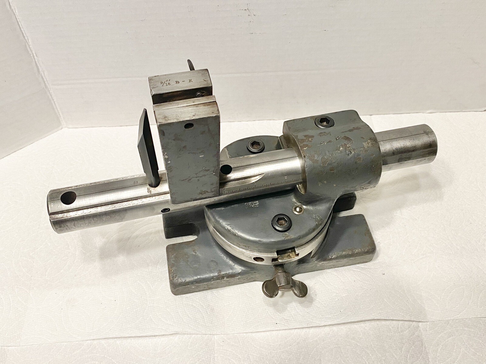 GEOMETRIC STYLE "E" THREAD CHASER GRINDING FIXTURE