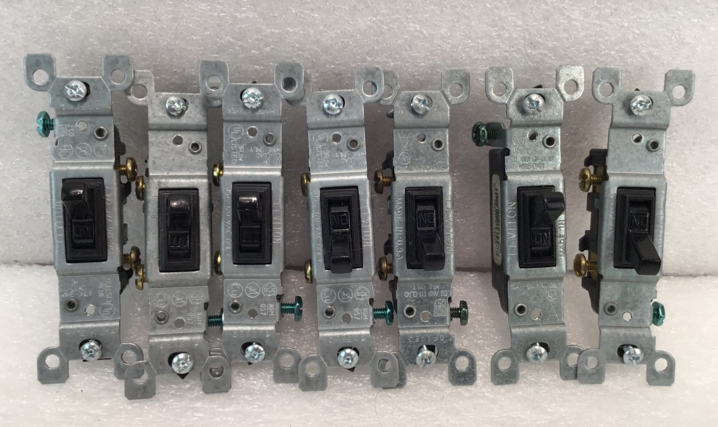Pack of 7 Leviton 1453-2E Black Grounding Switch New No Box Electrical Switches