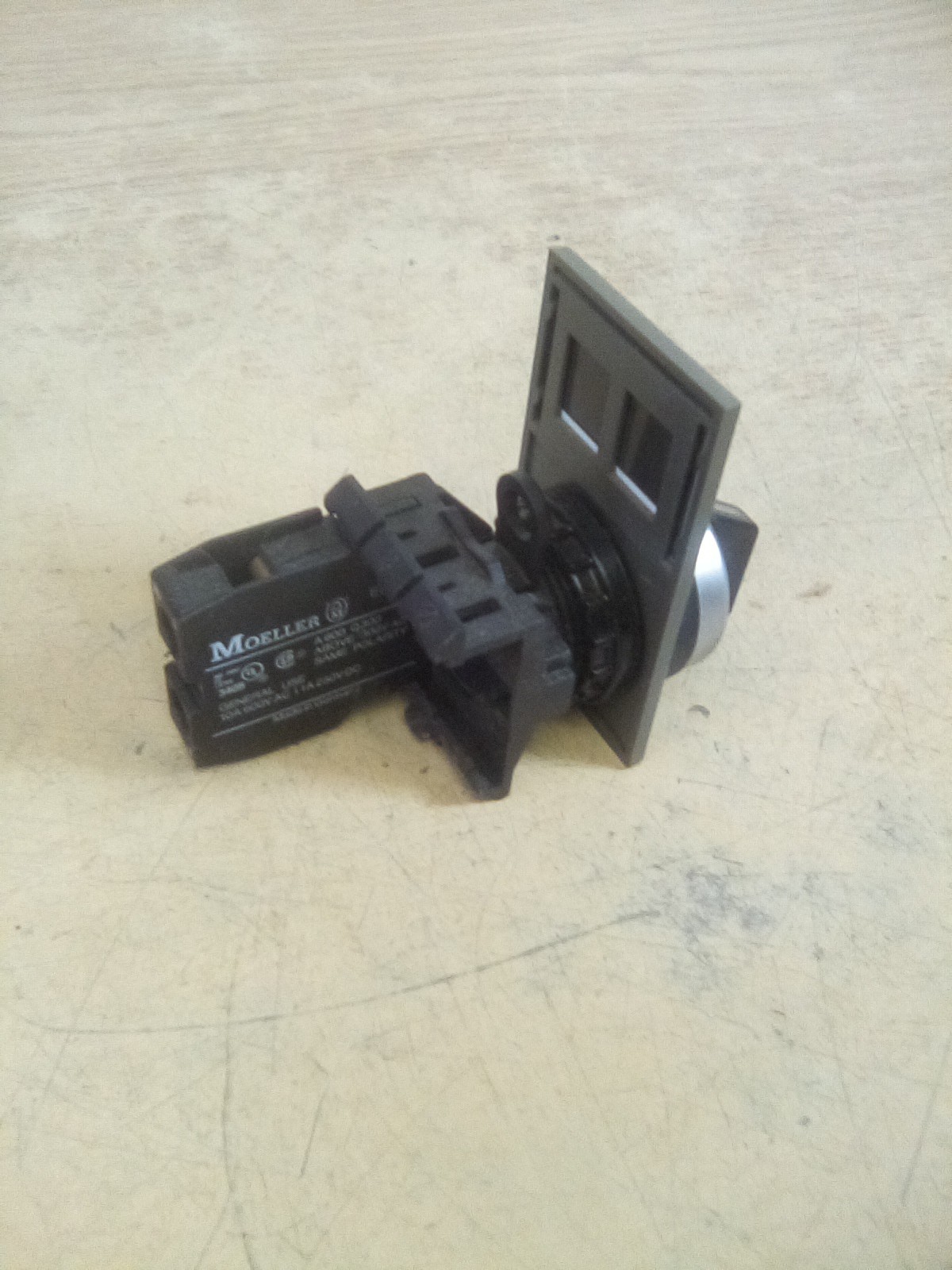 Moeller Selector Switch W/EK10 Contact Block