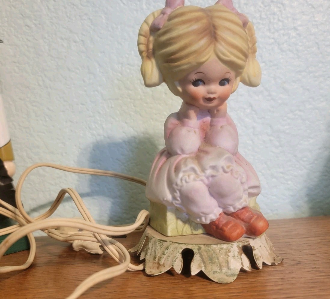Vtg Kitsch Little Girl Porcelain Night Light Corded Aladdin Giftware 1960’s