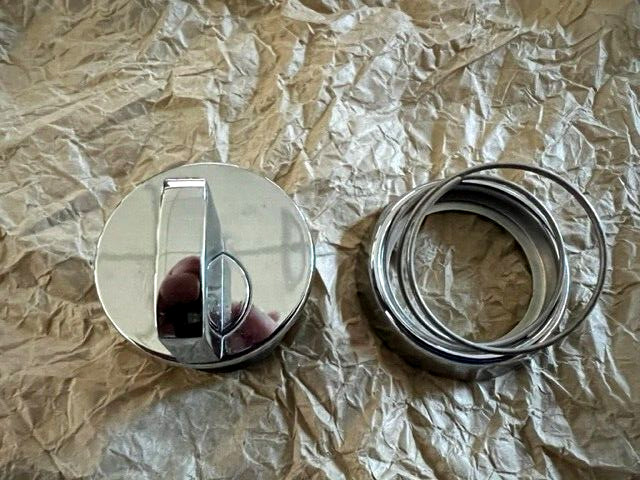 LOCKSMITH LORI THUMBTURN 15/16" POLISHED CHROME W/ AR CAM & SPRING COLLAR USA
