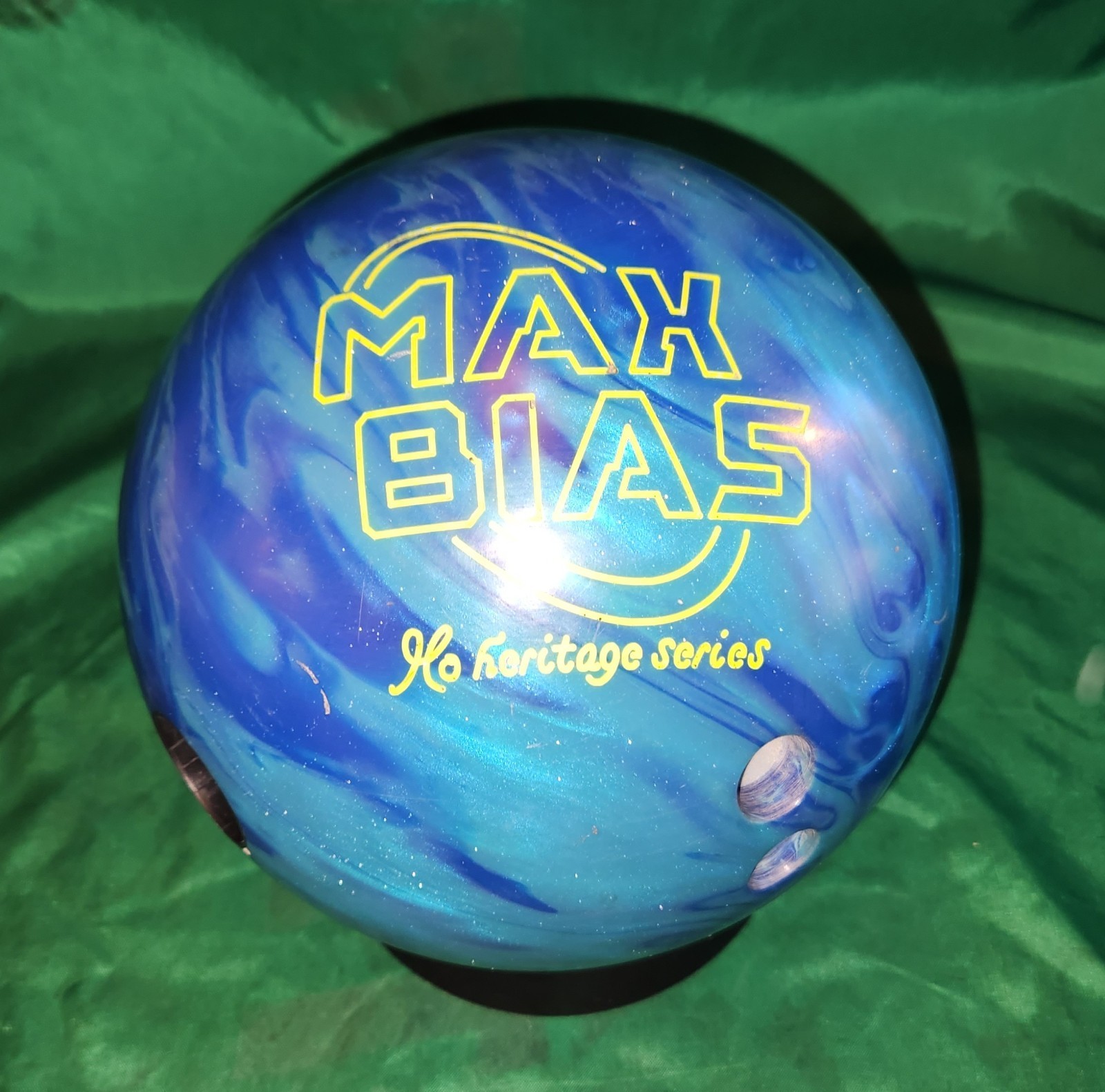 Radical Mass Bias Bowling Ball 15 lbs Preowned Span 4 3/4 Inches