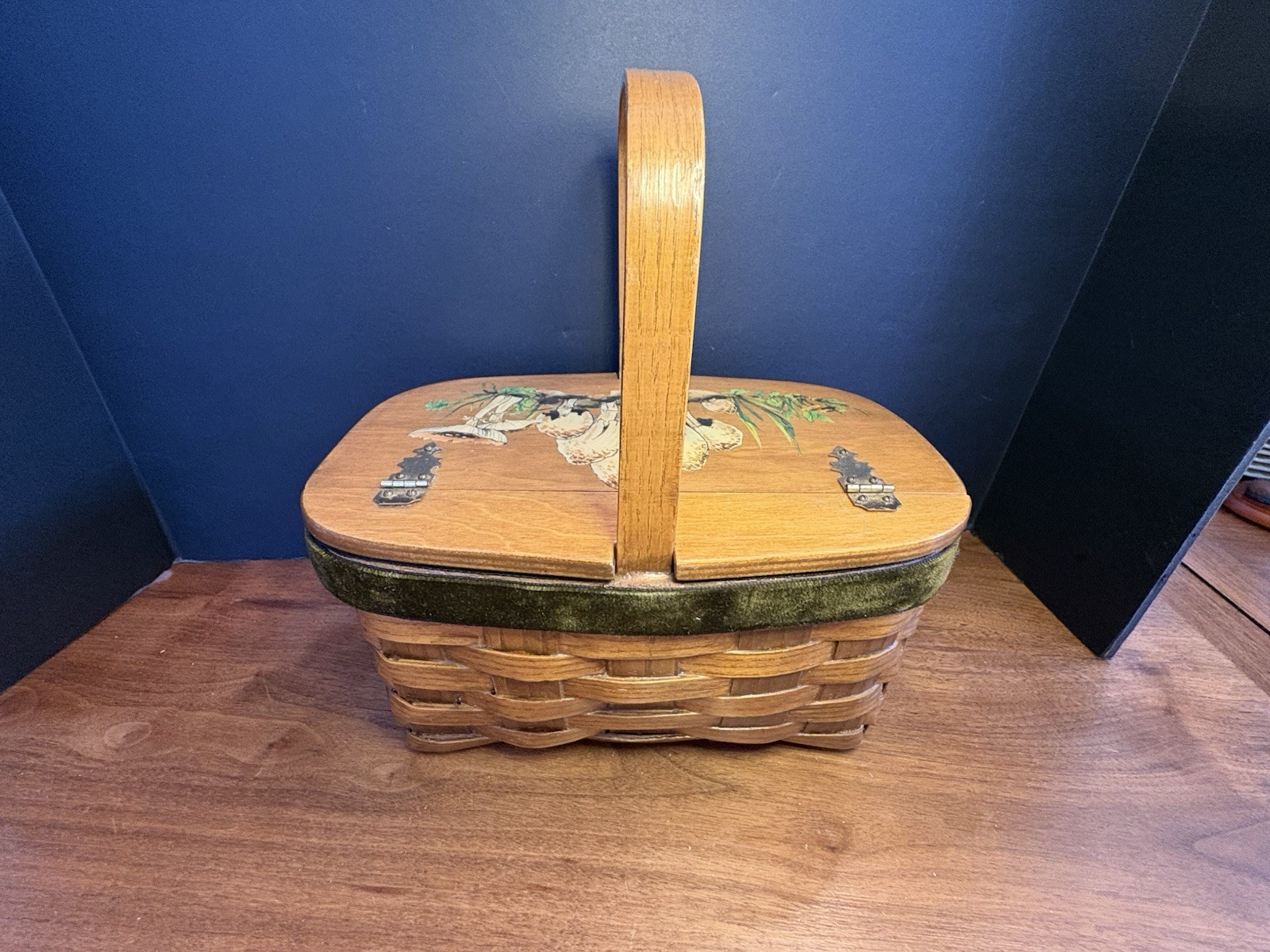 Vintage 1975 Mushroom Reed Basket w/ Handle & Hinged Lid Fabric Lined & Signed