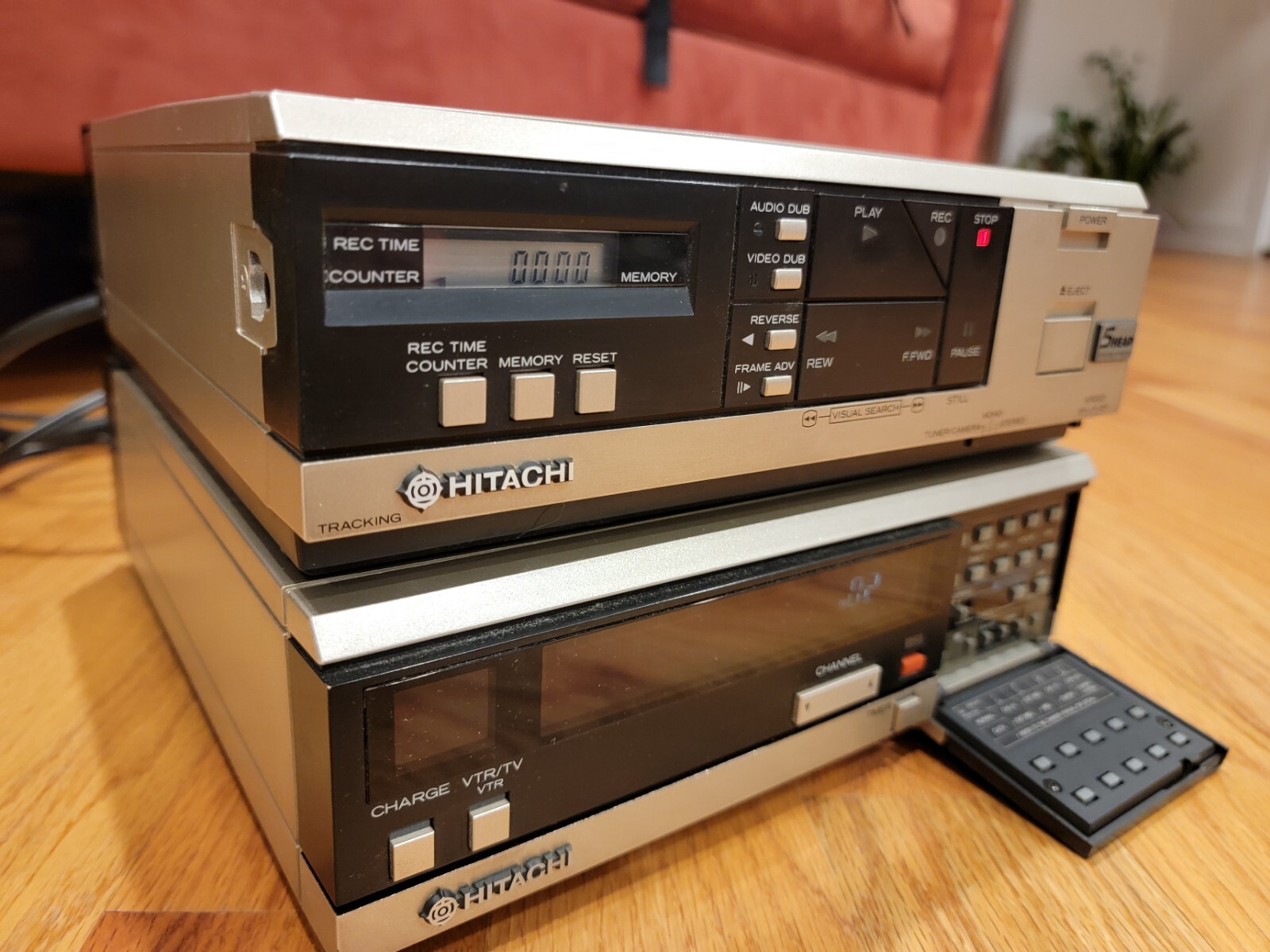 Hitachi VTTU8A 5 Head Portable VCR Video Tuner Retro 1980s Vintage | For Repair