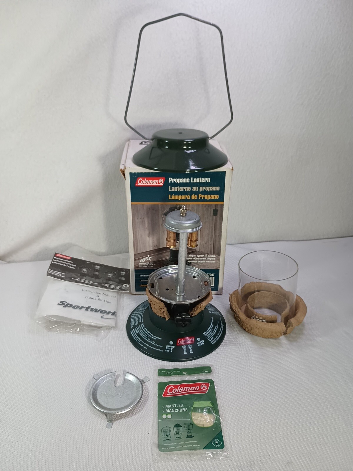 Coleman Propane 2 Mantle Lantern w/box and Base 5152D700T USA  Camping Fishing