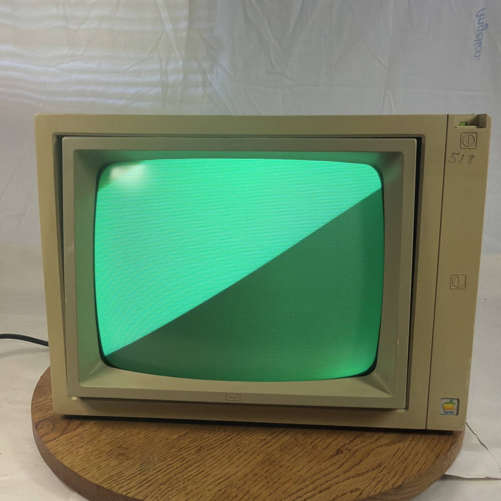 Apple Monochrome IIe A2M6017 Vintage CRT Monitor Green