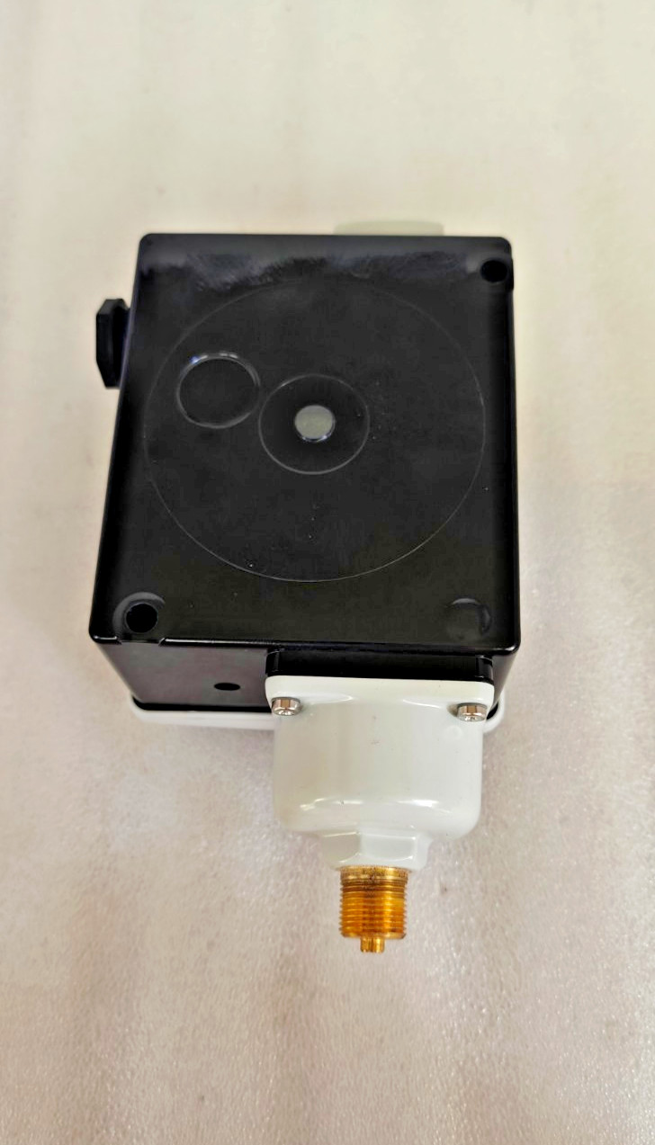 017-529166 Danfoss Pressure Switch RT110