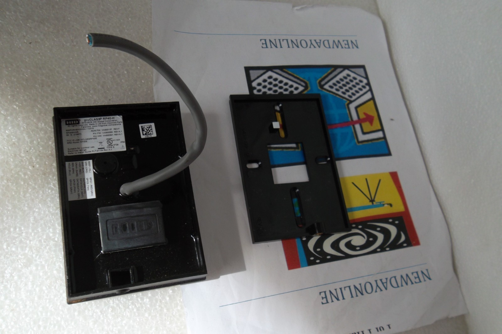HID 920PHRNEK00004 pivCLASS SE RP40 Access Control Reader RP40EKNR w/BackPlate