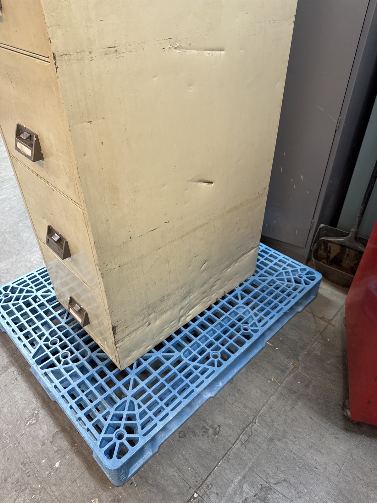 FireGuard 4CFC-1, 4 Drawer Fire Resistnant Filing Cabinet
