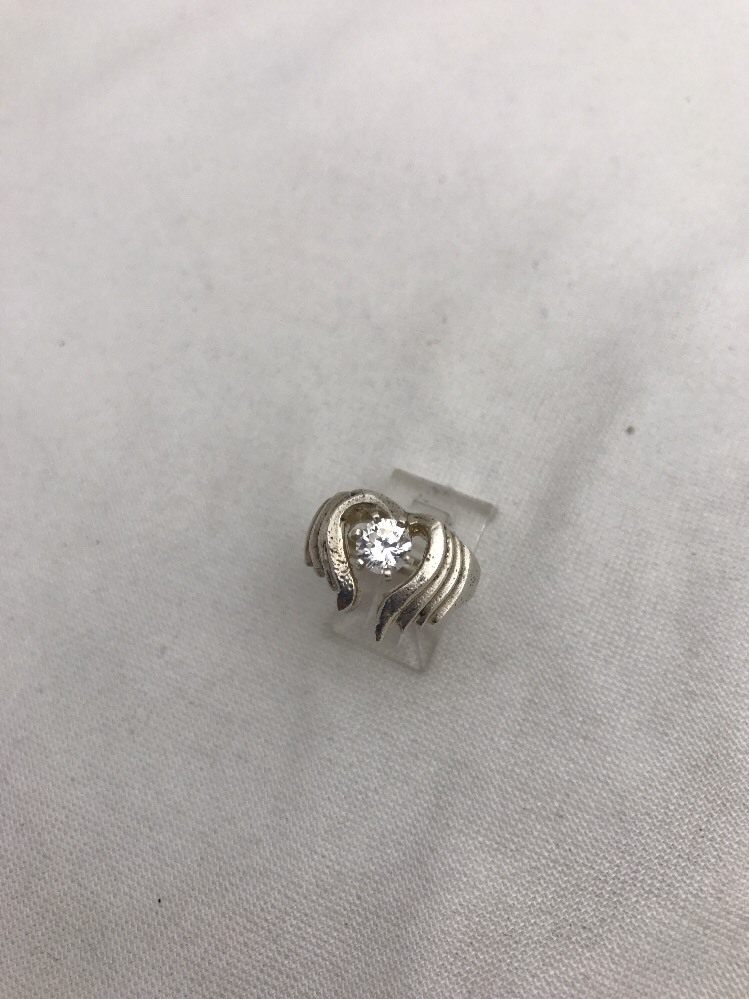 Sterling Silver .925 5.5m Round Solitaire Abstract Heart Shaped Ring