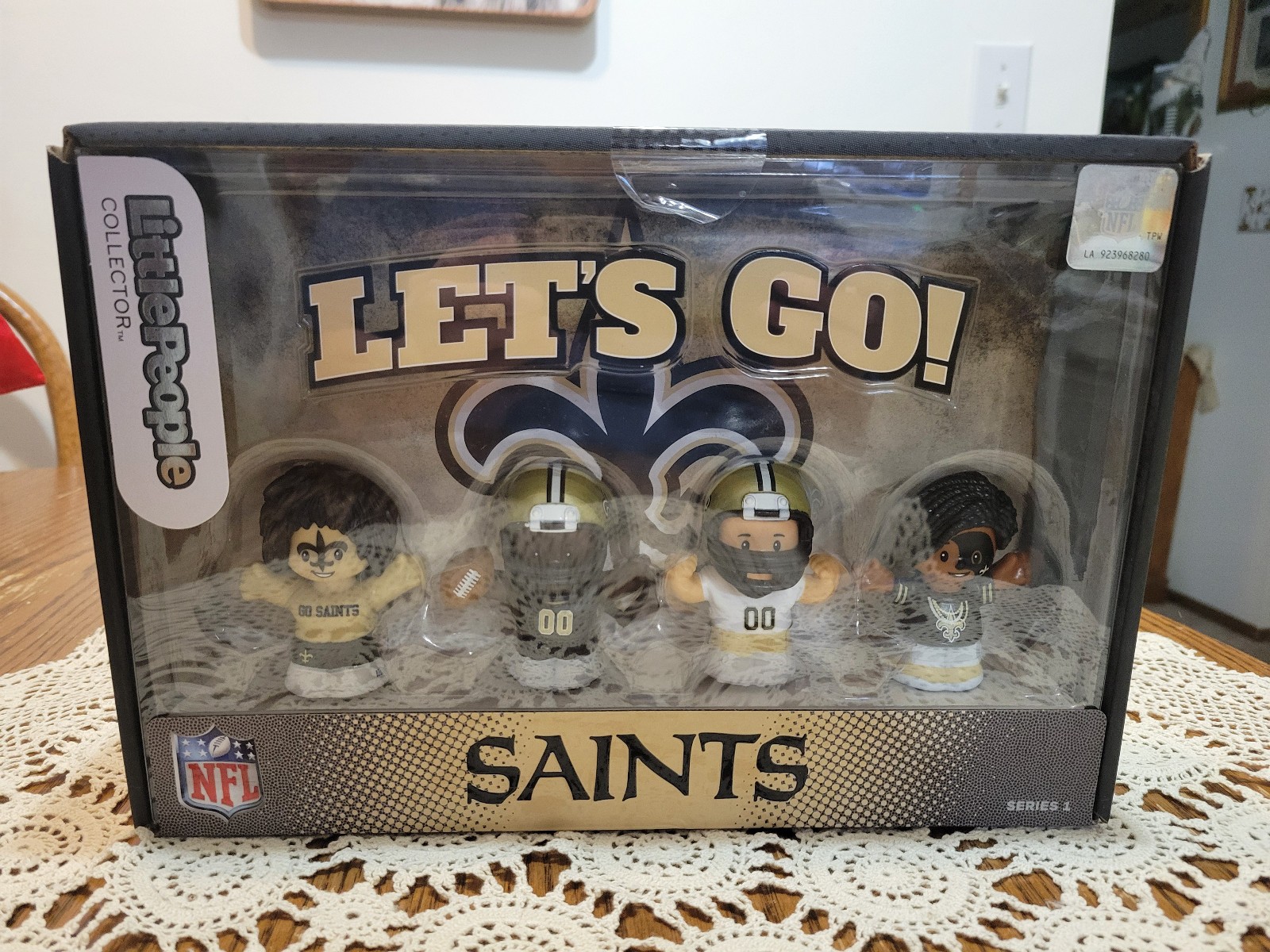 LITTLE PEOPLE FISCHER PRICE NEW ORLEANS SAINTS  NFL COLLECTIBLE Toy Figures NEW