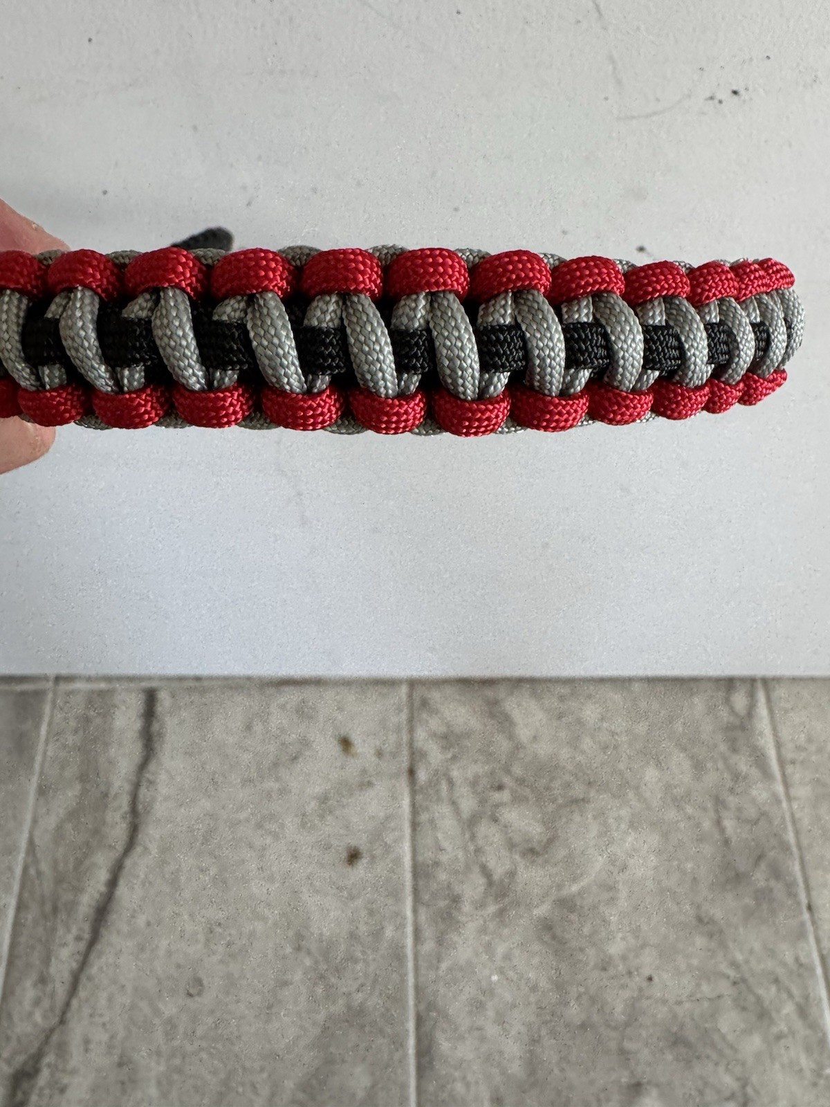 Black,red And Gray Colors Bow Wrist Sling