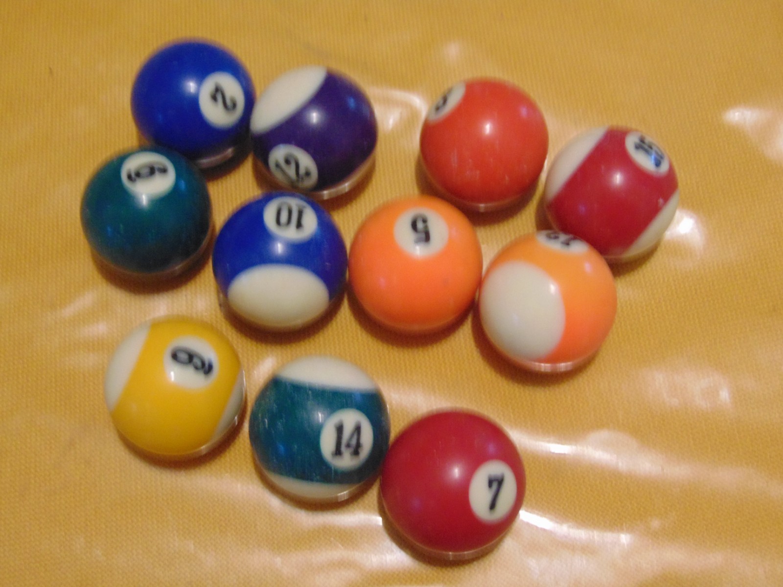 Mini Pool Billiard Balls Incomplete Set, Slip and Bleed Marbles 1 In.