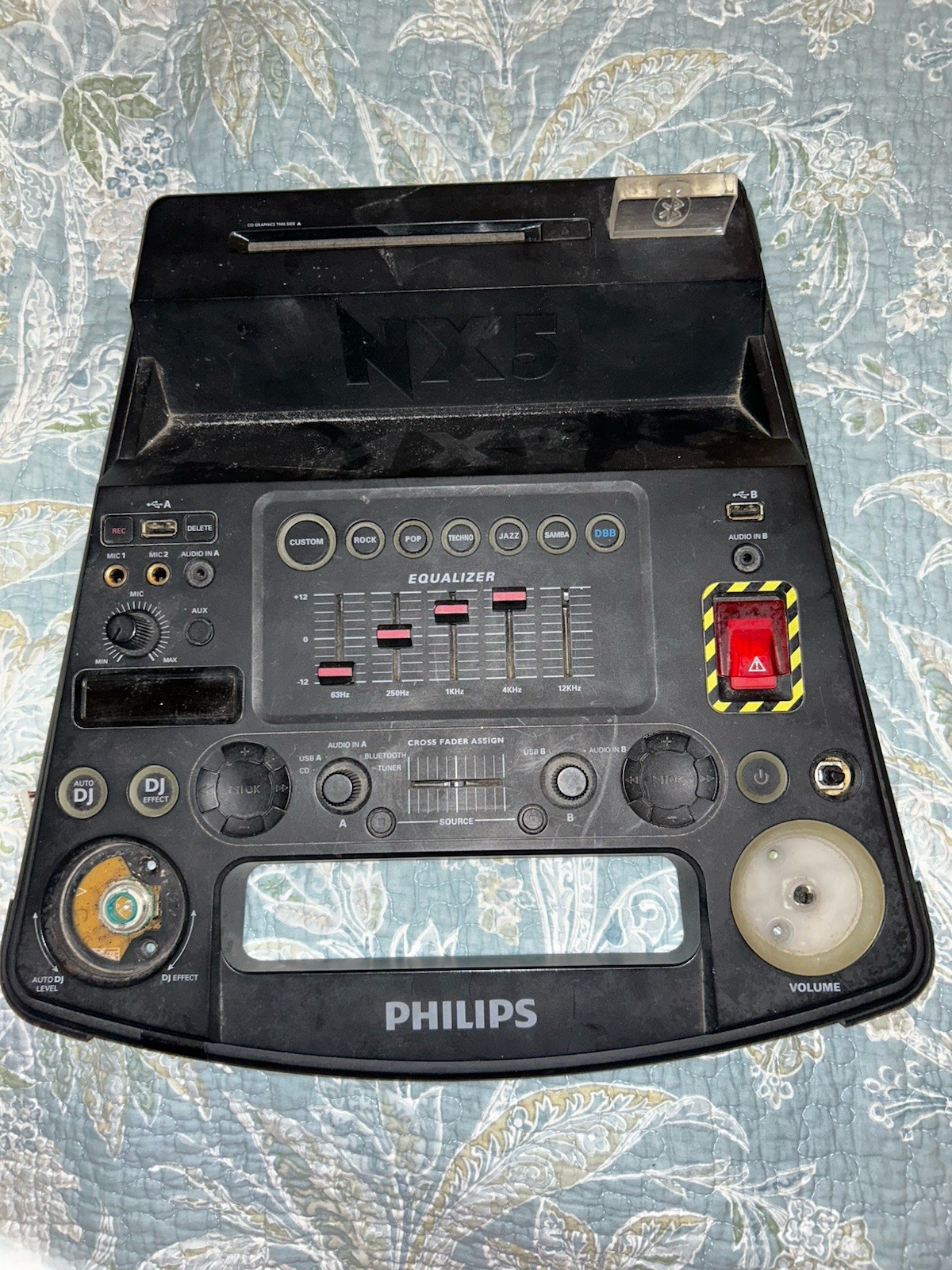 Philips NX5 Blue Tooth Speaker Control Panel