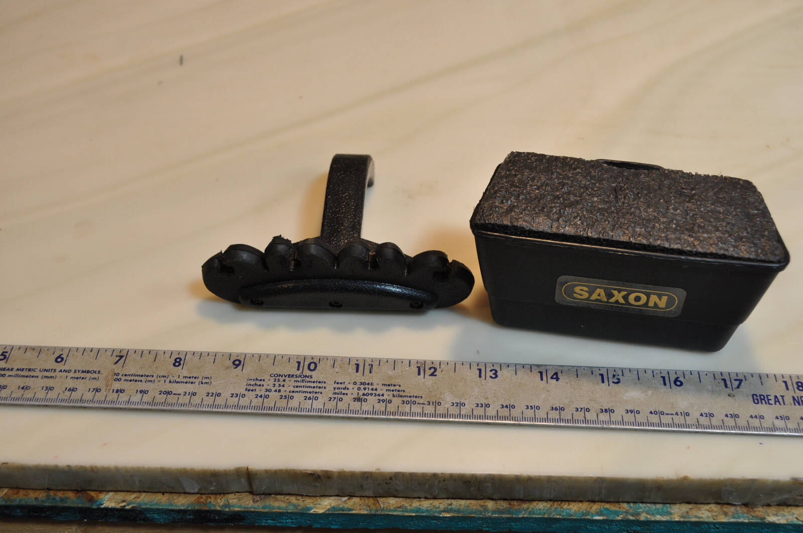 Vintage SAXON Detachable Bolt Bow Quiver  Parts From Broken Quiver see pics