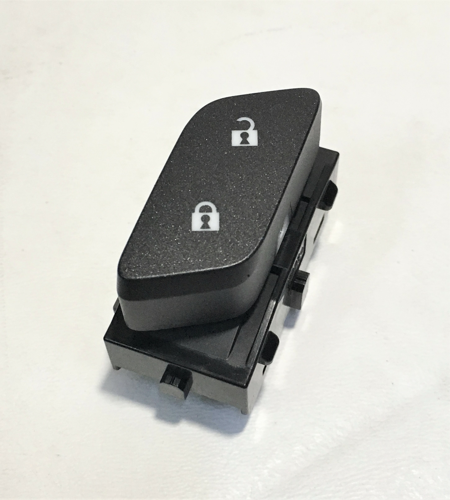 2015-2020 TAHOE YUKON DRIVERS SIDE DOOR LOCK SWITCH NEW GM#  84672417