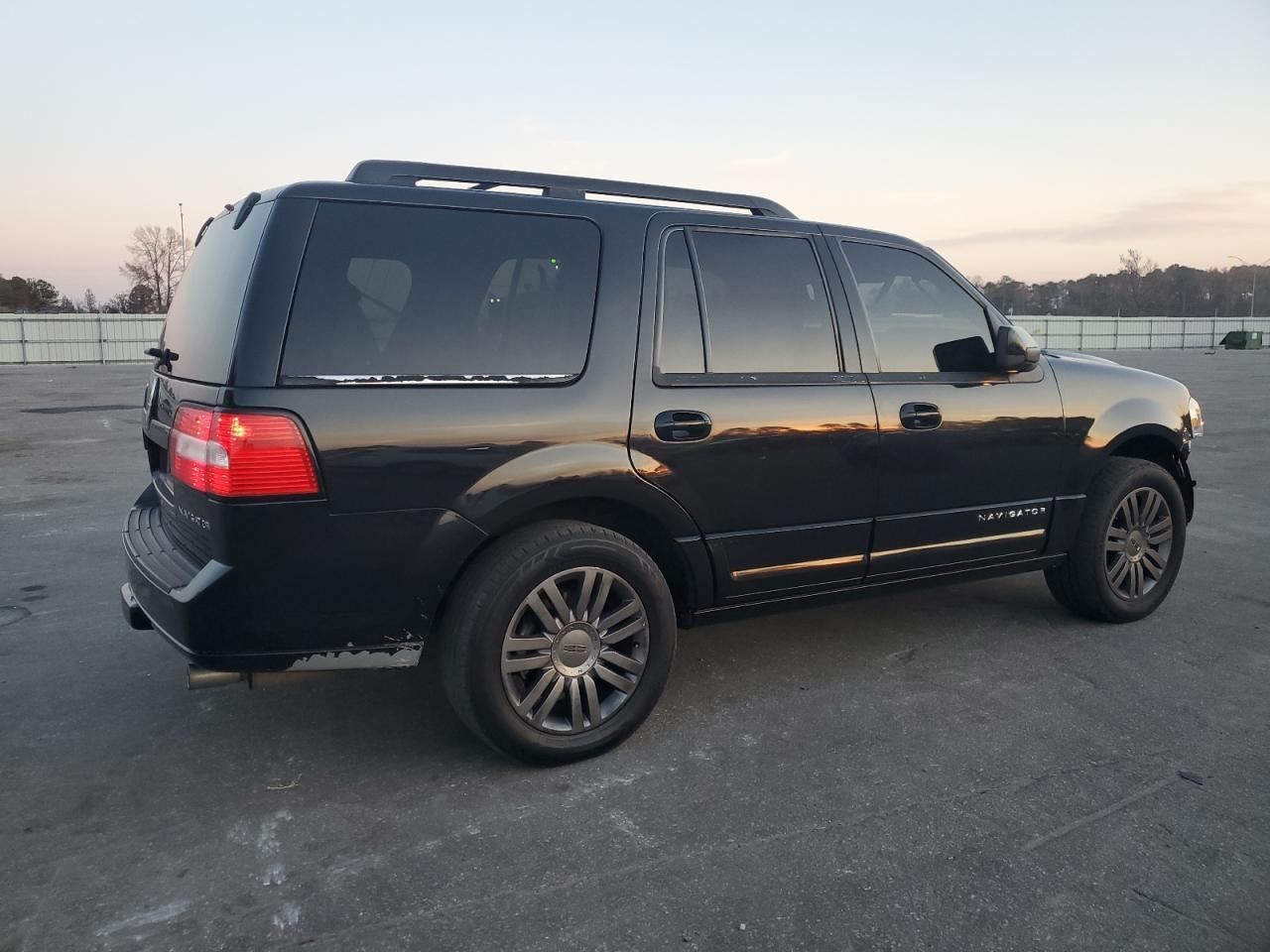 NAVIGATOR 2014 Glove Box 4979634