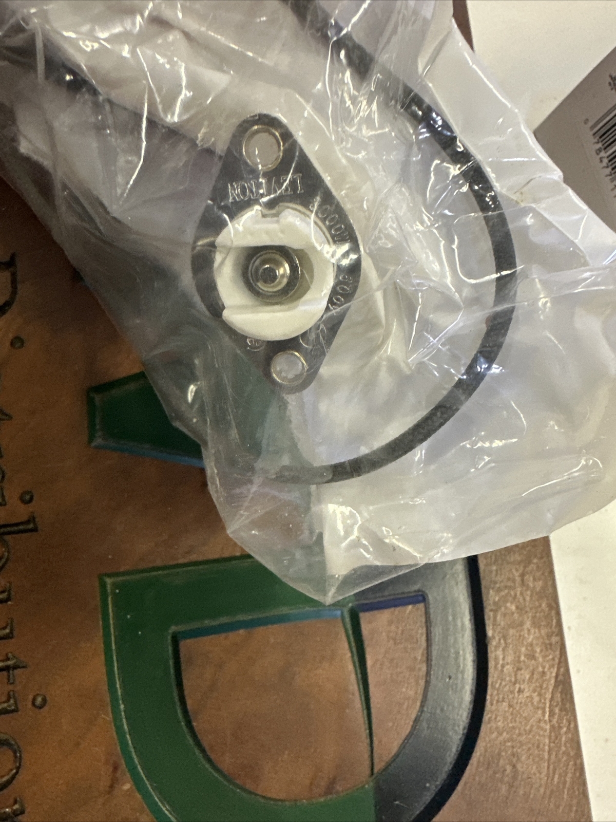 Leviton Base Plunger Switch 423 554 Brand New RX7S