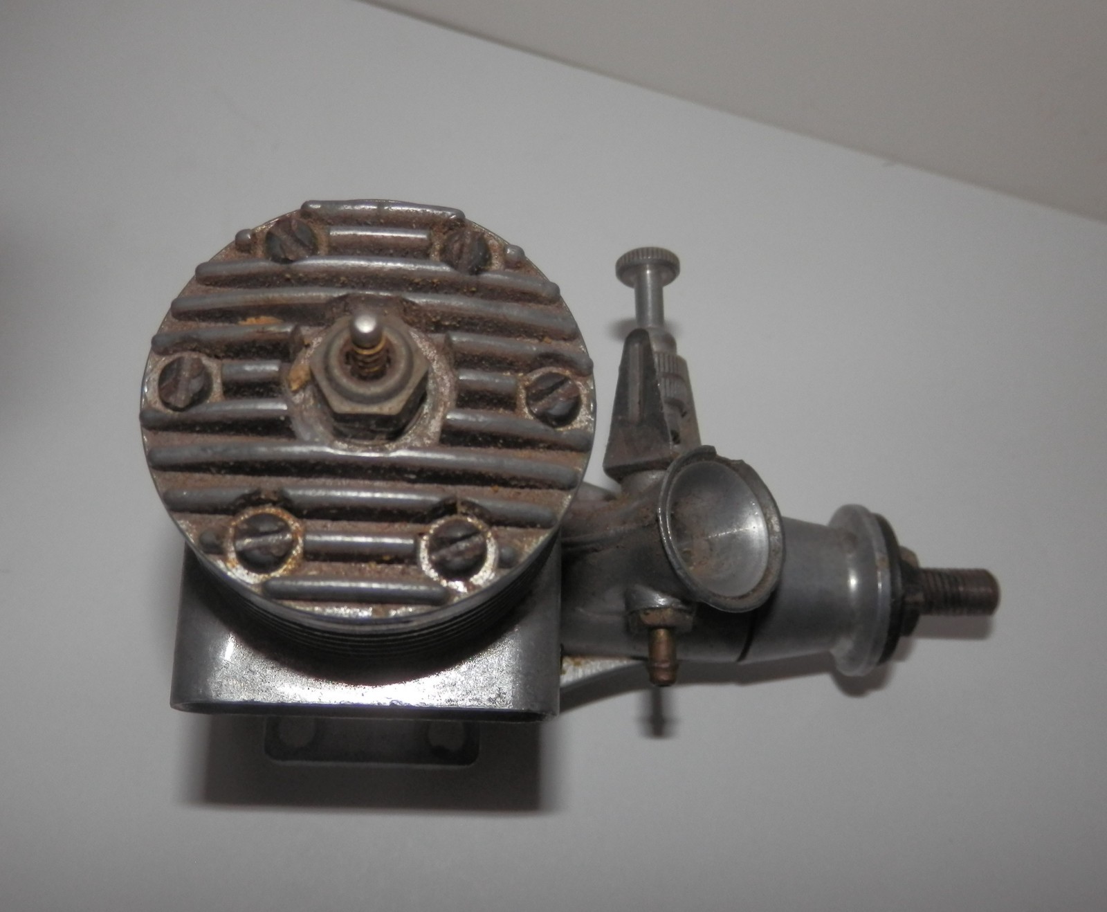 K&B 35 R/C Plane Engine - GOOD COMPRESSION