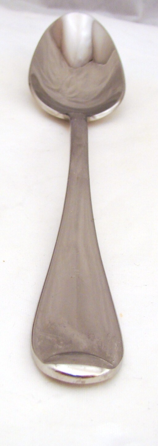 Oneida 18/10 Indonesia Stainless Steel ISLET  Lot of 2 Oval Soup Spoons