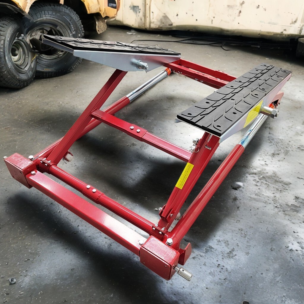 Mini Tilting Car Lift for Auto Maintenance/Repair Capacity 3306 lbs 5.9-22.8''