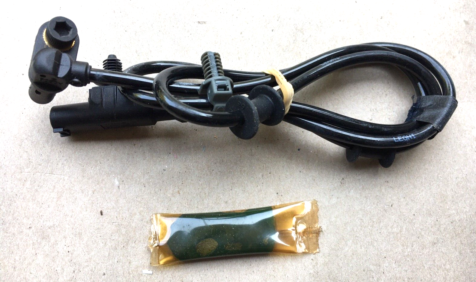 MOPAR DAIMLER CHRYSLER WHEEL SPEED SENSOR 05096051AA