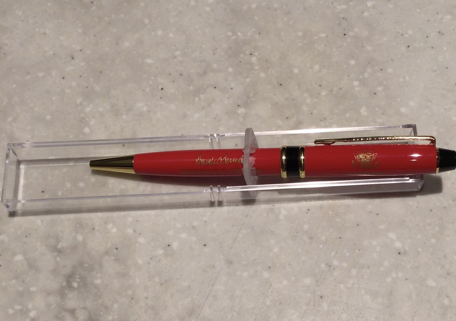 TRUMP PEN EAGLE GOLD SEAL + SIGNATURE DONALD REPUBLICAN  MAGA RED METAL ELEGANT