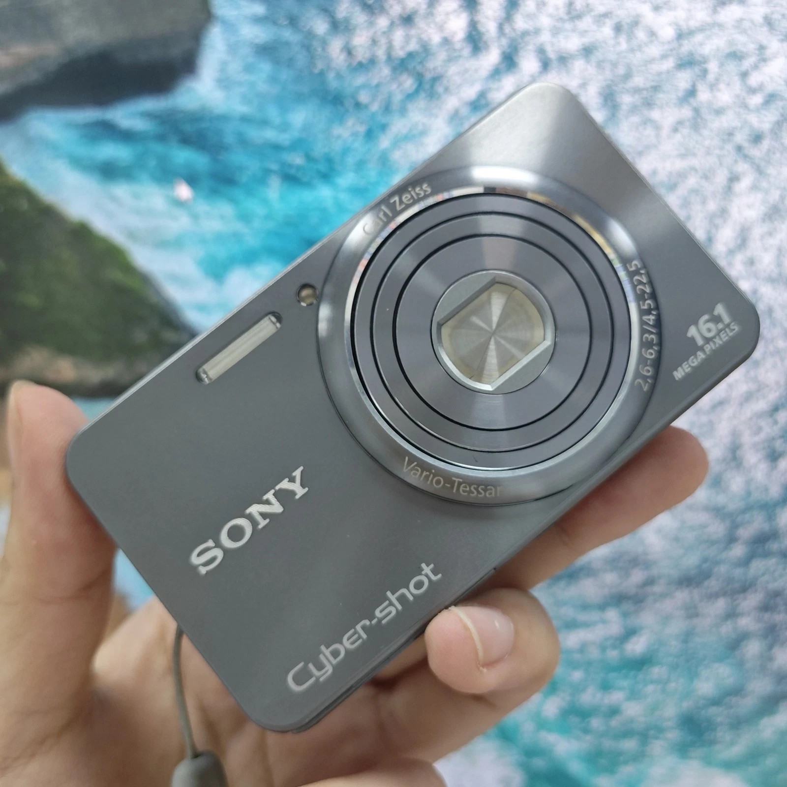 SONY Cyber-shot DSC-W570 16.1MP 5x Optical Zoom Digital Camera silver English