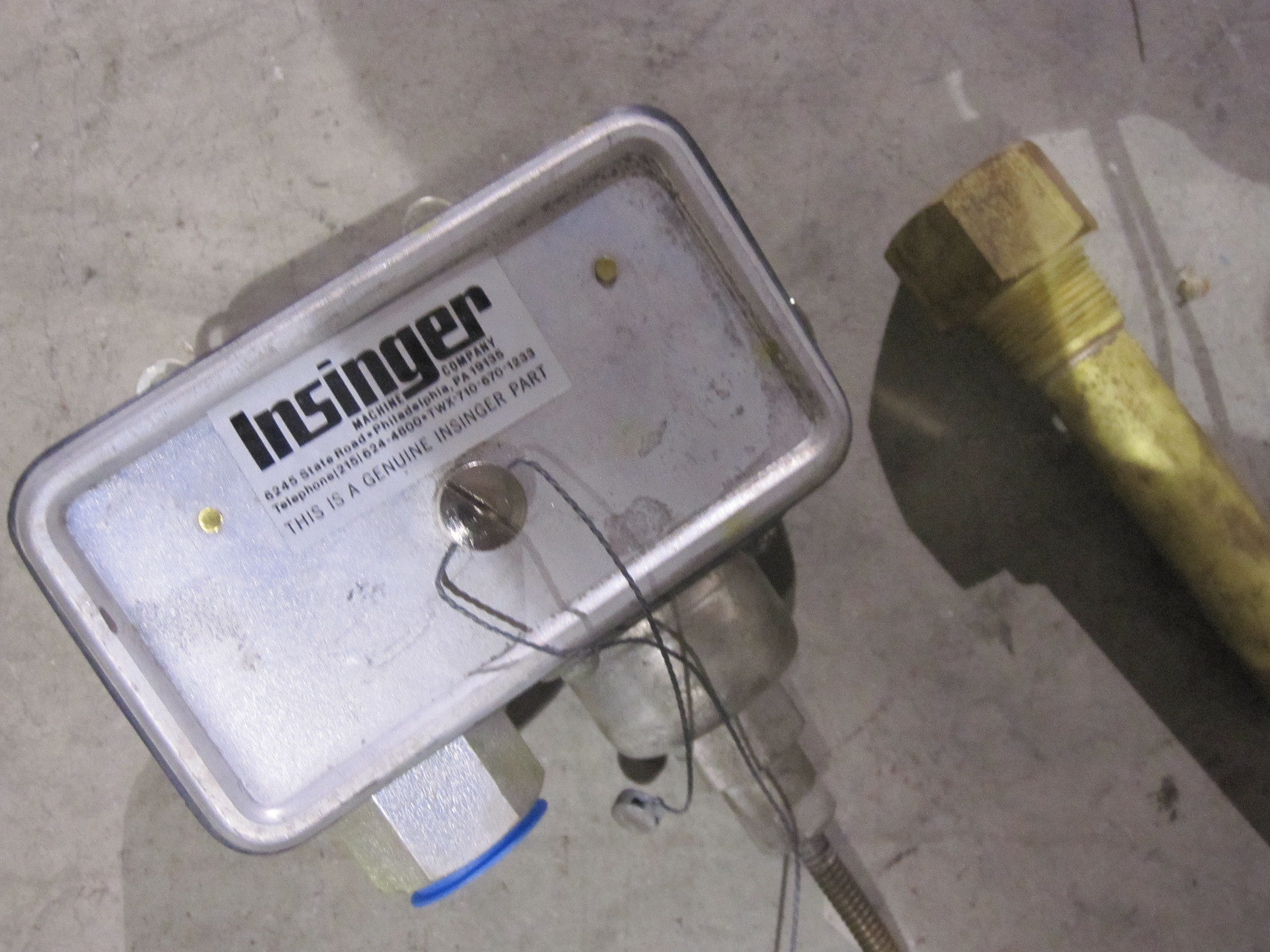 Insinger Thermostat Switch 140F 215F 5"x3x3 Sensor Valve Temperature Controller