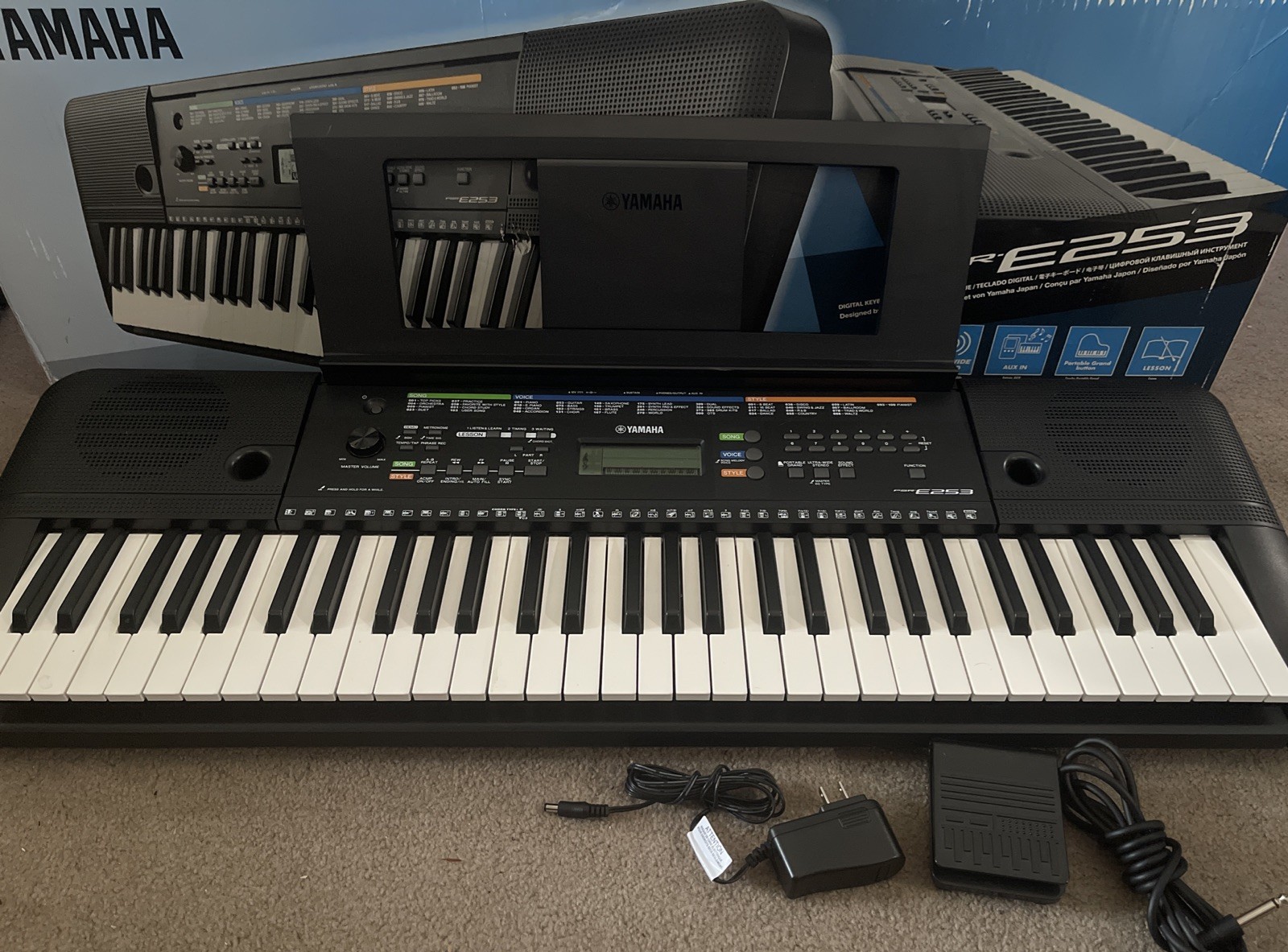Yamaha PSR-E253 61-Key Portable Digital Keyboard Piano Black w/pedal&power cord
