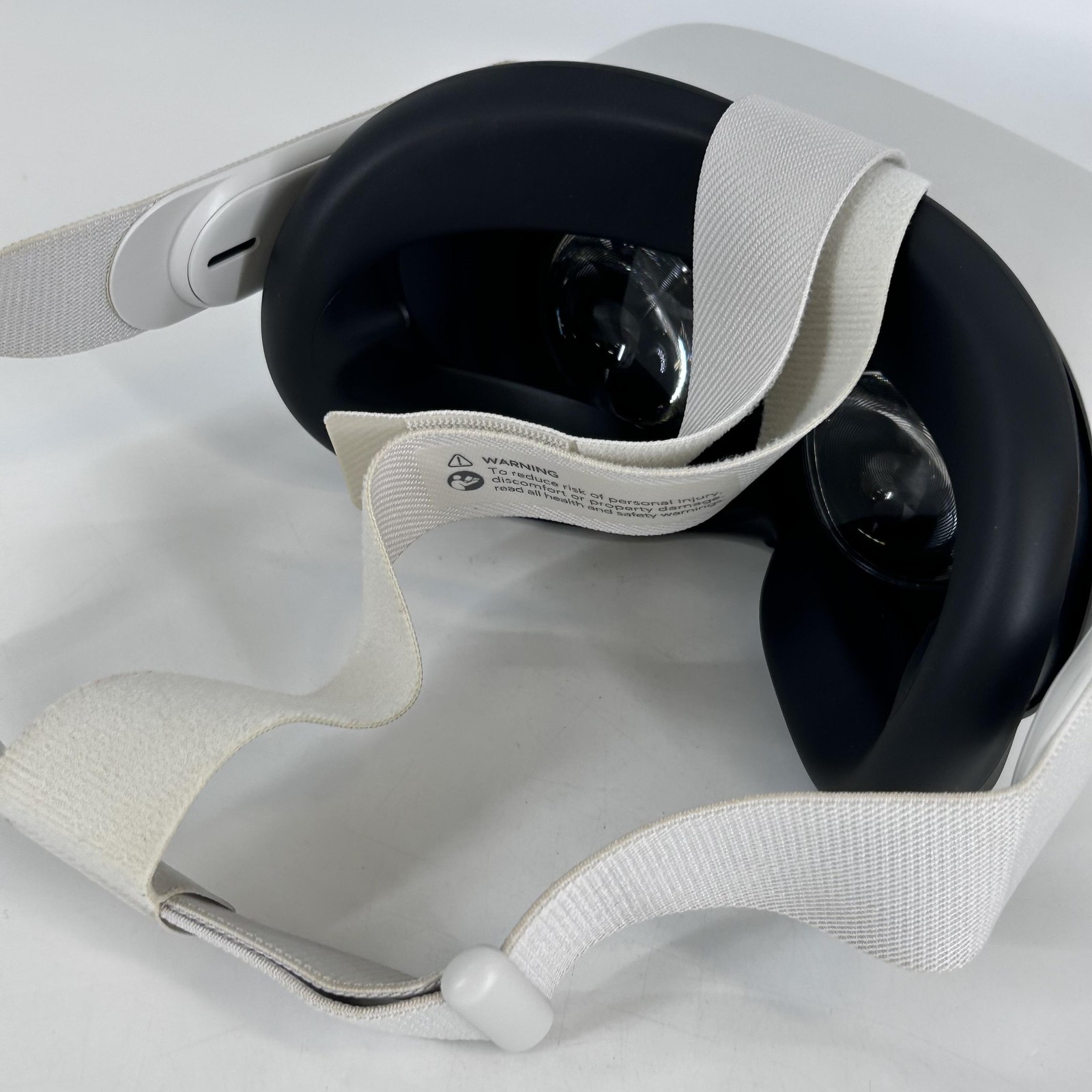Meta Quest 2 VR Headset 256GB w/ Charger/Controllers/Regular Strap - Very Good