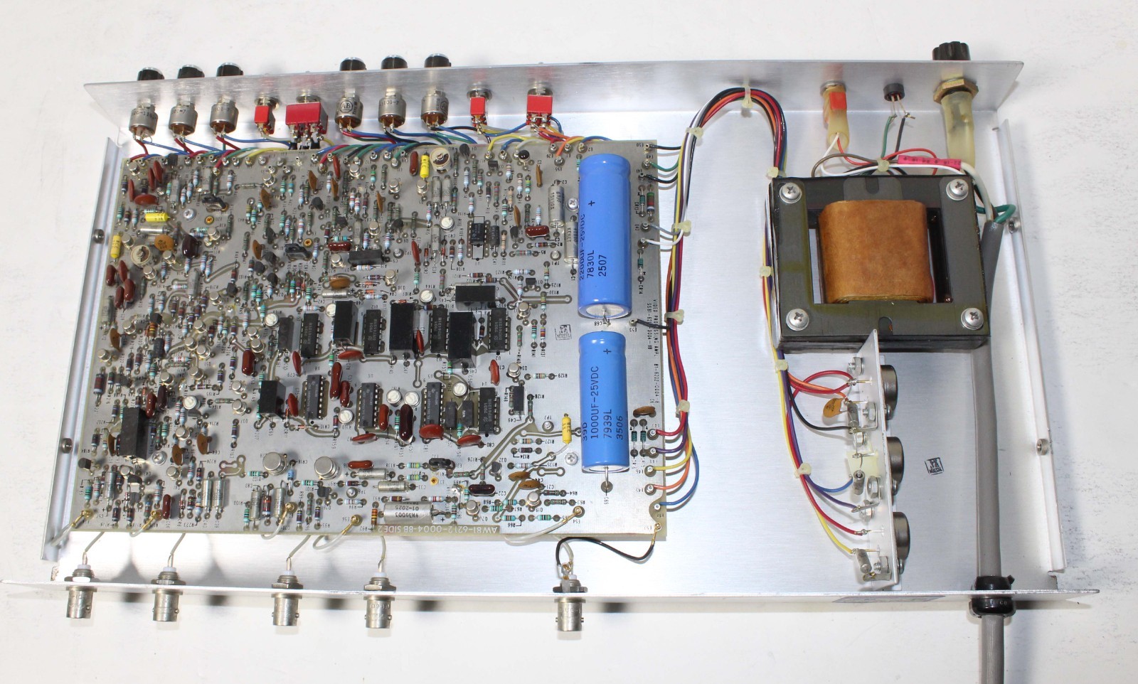 MINCOM IP-50 VIDEO PROCESSING AMPLIFIER 80-9700-0075-0