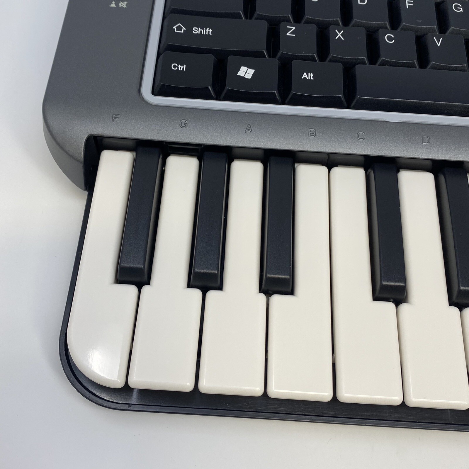 Creative Prodikeys CF0040 PC Midi Multimedia Integrated Music Keyboard USB