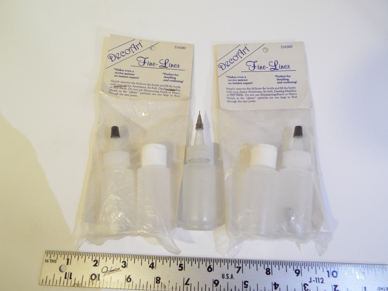 DECOART FINE-LINER-DETAILING-PLASTIC-NEEDLE PRECISION TIP APPLICATOR BOTTLES***