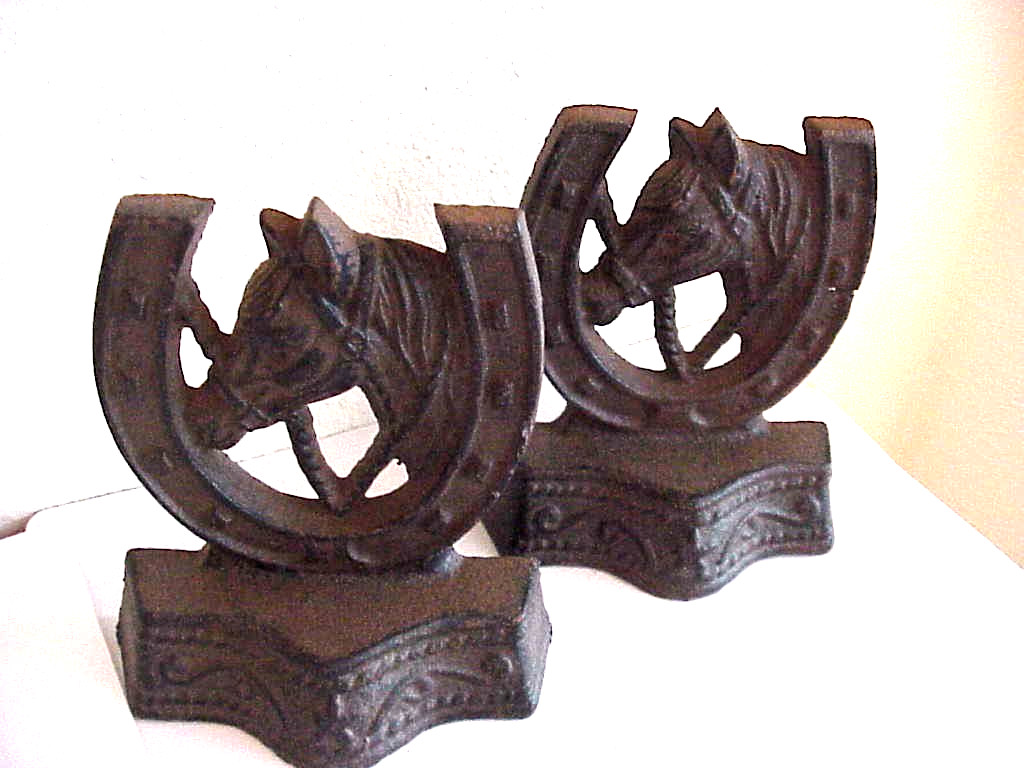 New 5 x 5-1/2  Cast Iron Horse Shoe/ Horse Head Book Ends