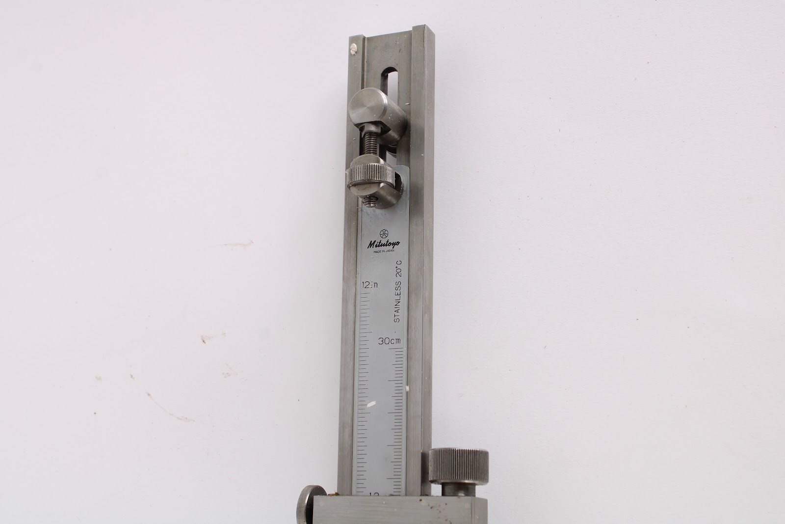 Mitutoyo 0-12" 0-30 Cm Stainless Steel Caliper