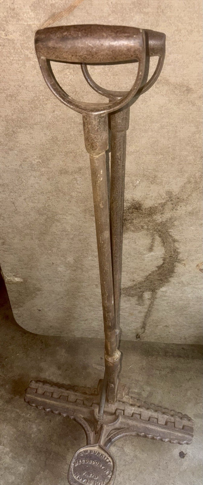 ANTIQUE 1880 O.W. BURRITT TIN ROOF CRIMPER CAST IRON TOOL