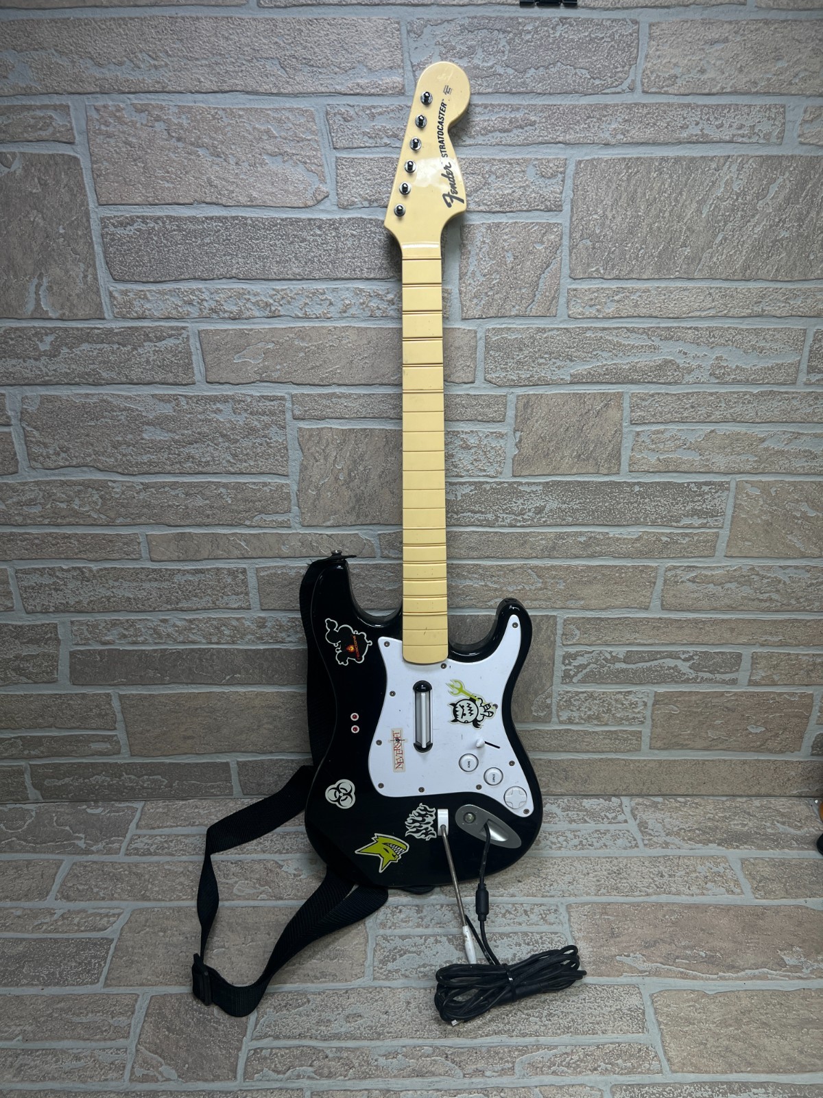 Rock Band Harmonix Xbox 360 Fender Stratocaster Wired Guitar 822152 Tested