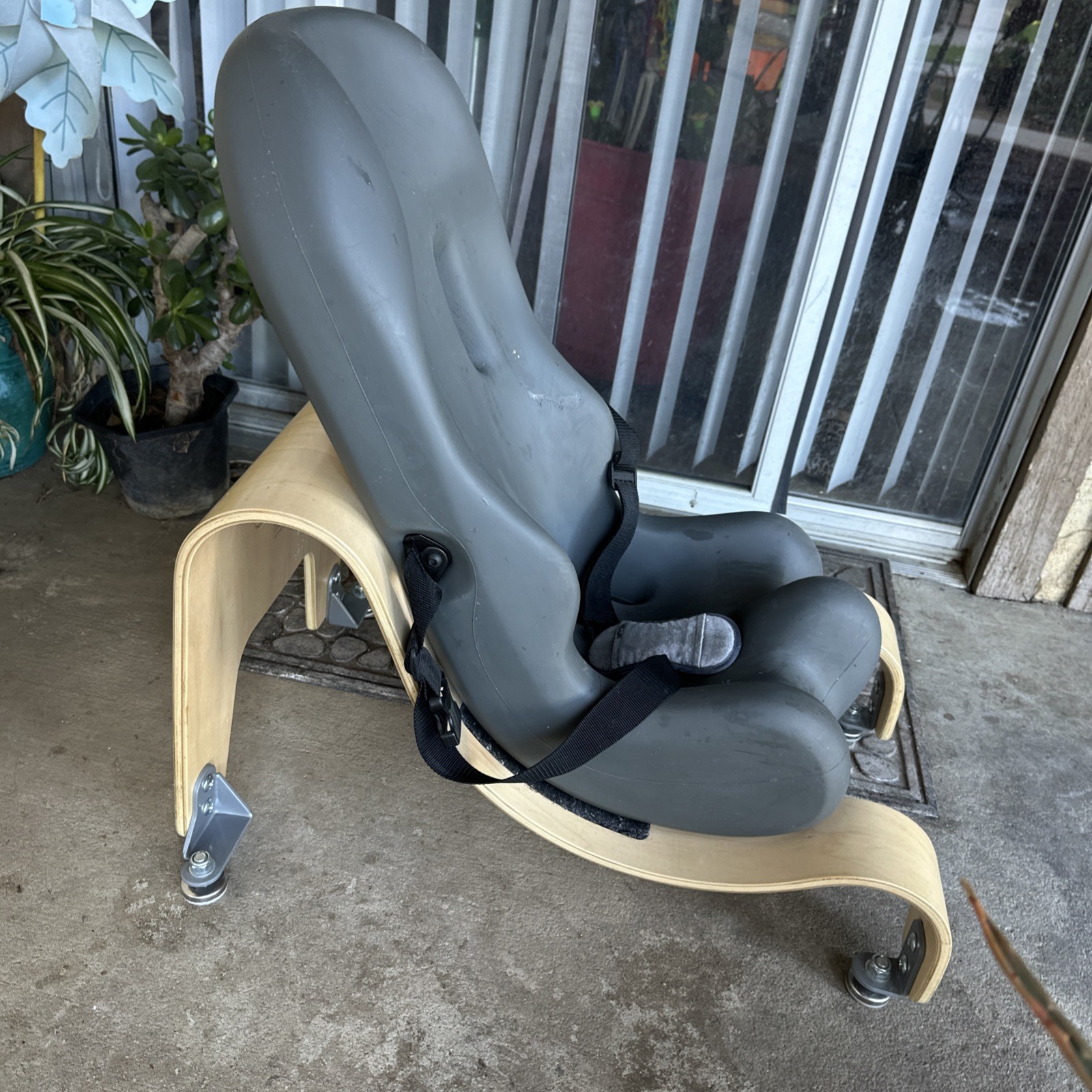 Size 3 Special Tomato Soft Touch Sitter Mobile Base Foam Chair Special Needs